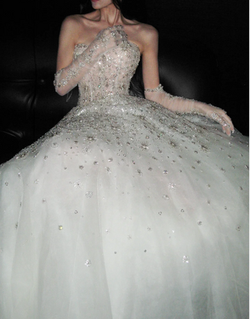 Niulatu Sweetheart Neck Ball Gown Long Wedding Dresses Tulle Beaded Sleeveless Bridal Gowns White Bridal Dresses HZ1026